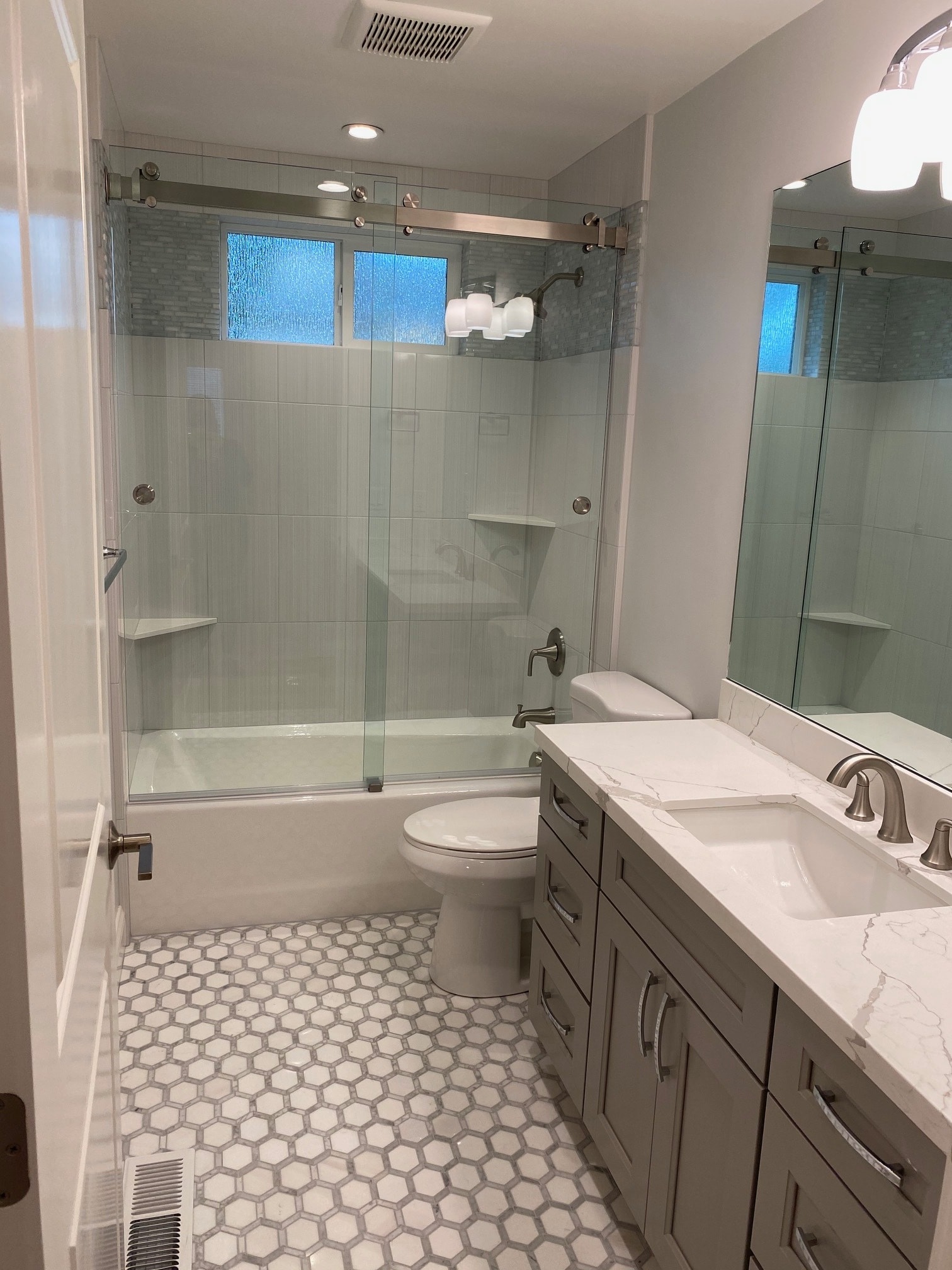 Building Photo - 1313 Lawton Ave