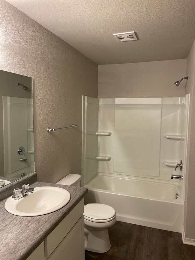 Building Photo - Pre-Leasing Now! | Modern Four-Bedroom, Two-Bath Home in Conrad Court