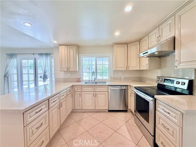 Building Photo - 7 Calhoun