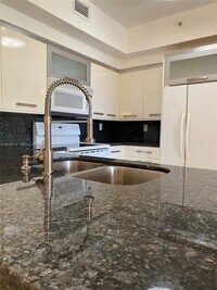 Building Photo - 2440 E Preserve Way