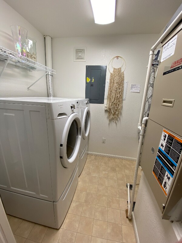 Building Photo - 2059 Grays Peak Dr