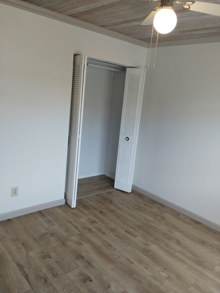 Building Photo - 5010 Tahiti Way