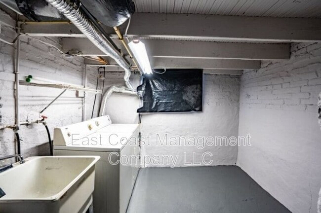 Building Photo - 4231 Berger Ave