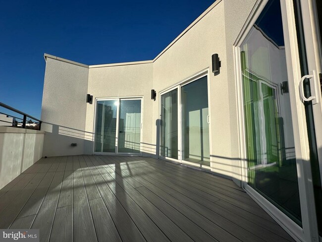 Building Photo - 1925 H St NE