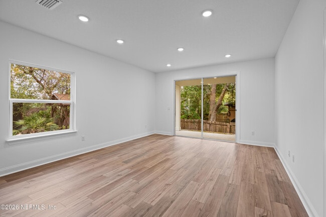 Building Photo - 221 Dartmouth Rd