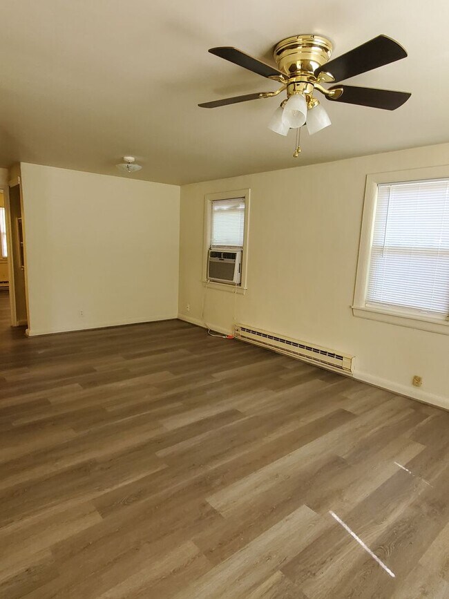 Building Photo - REV5214#A-EA