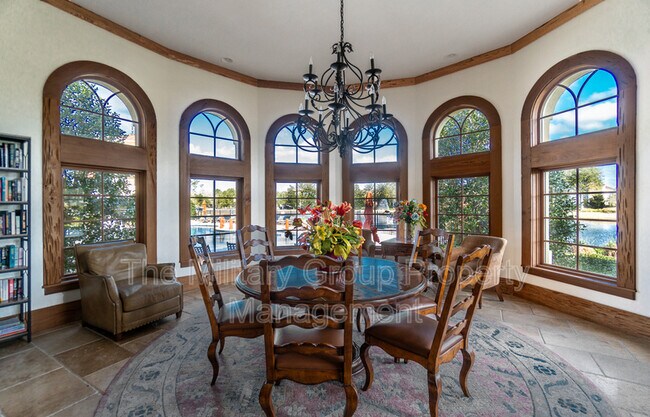Building Photo - 374 Porta Rosa Circle