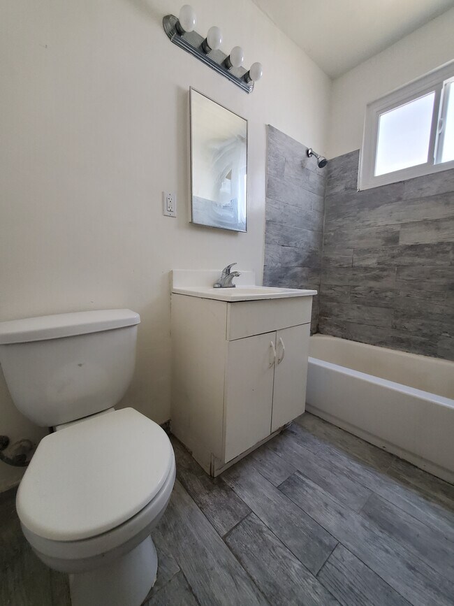 Building Photo - 4451 Murietta Ave