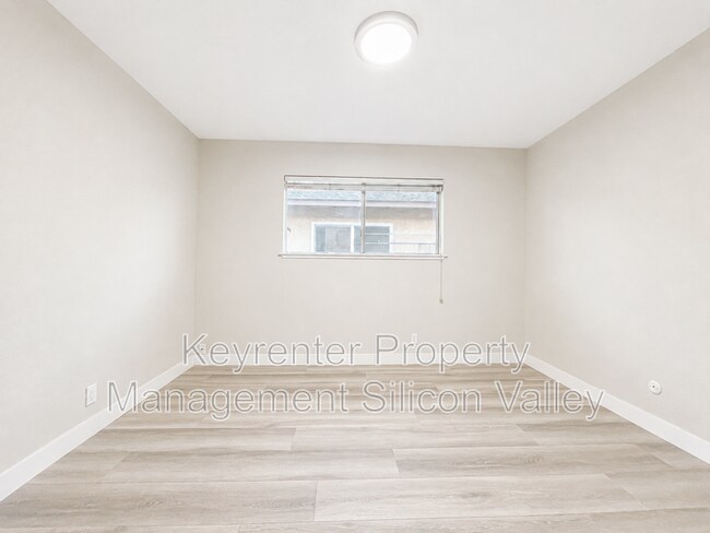 Building Photo - 1104 Delna Manor Ln