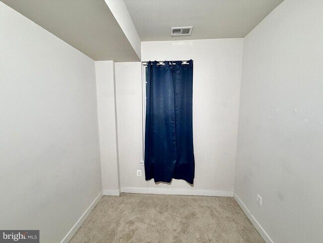 Building Photo - 4812 Crest View Dr