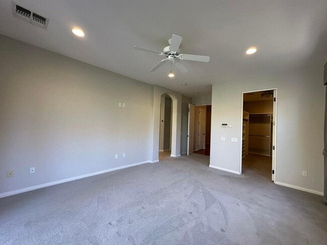 Building Photo - 40589 Palm Ct