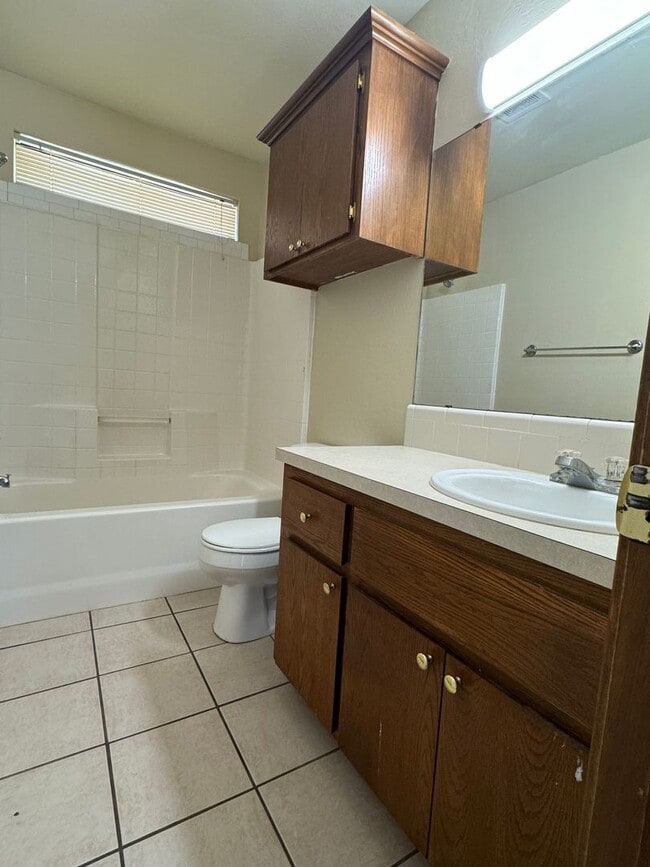 Building Photo - 212 NW 14th St