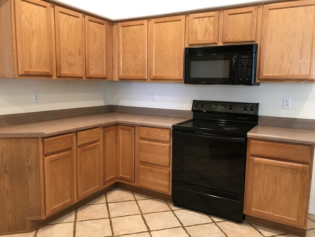 Building Photo - Gated Community - Golf Course Lot - 3 Bed ...