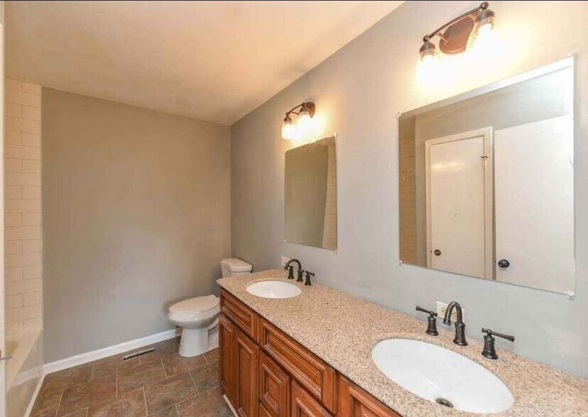 Building Photo - 146 Cranwill Dr