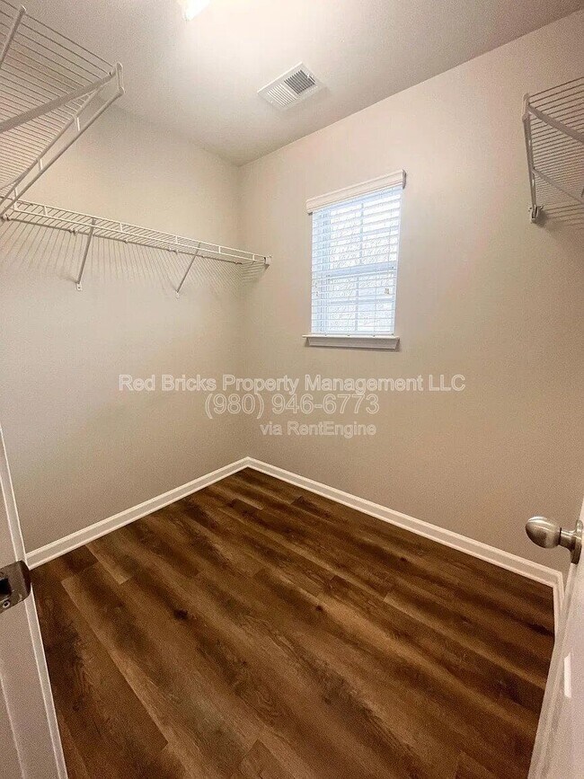 Building Photo - 4630 Craigmoss Ln