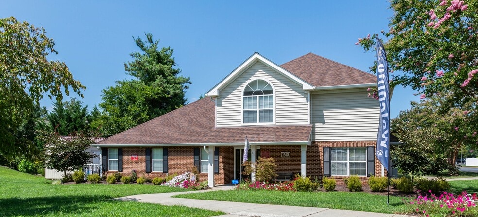 Clubhouse - Rio Hill Apartments