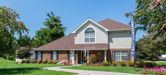 Clubhouse - Rio Hill Apartments