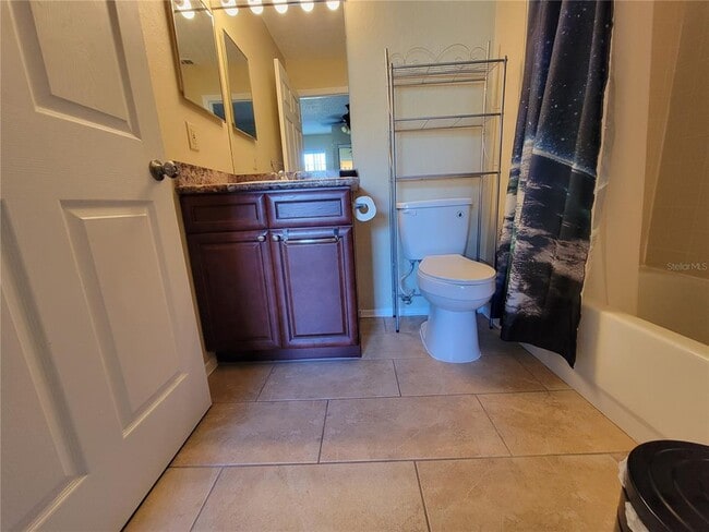 Building Photo - 3705 SW 27th St