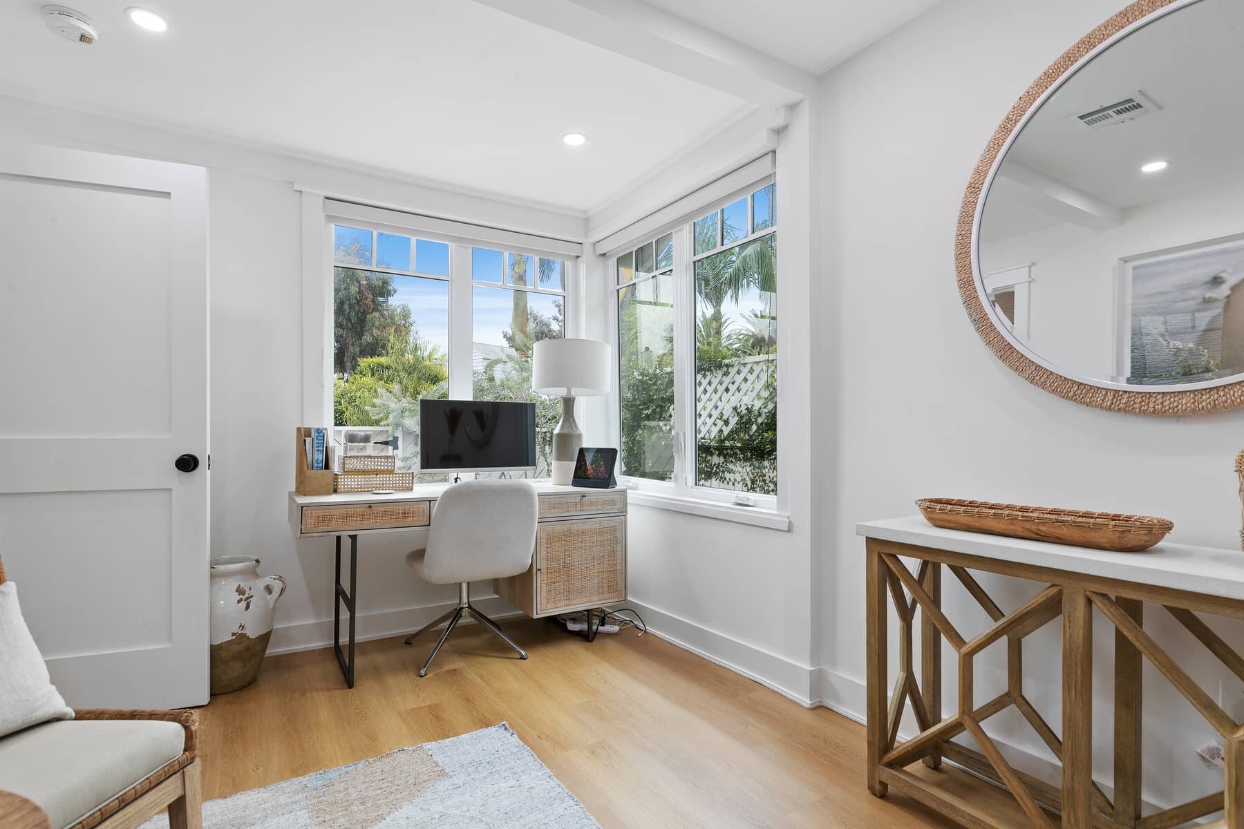 Building Photo - 1425 Cabrillo Ave