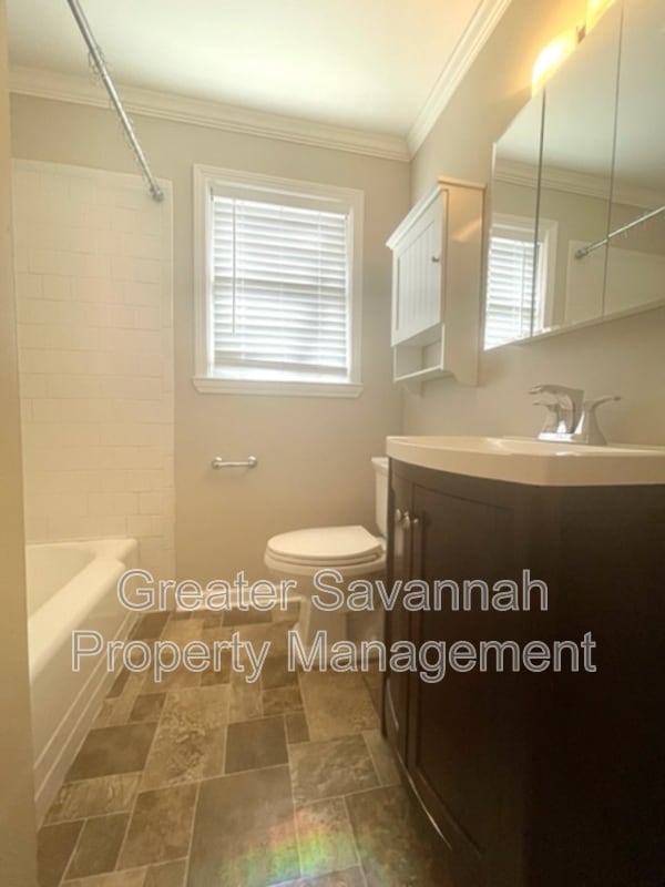 Building Photo - 2114 E 62nd St