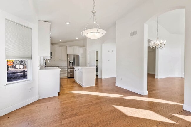 Building Photo - 6756 Solana Dr