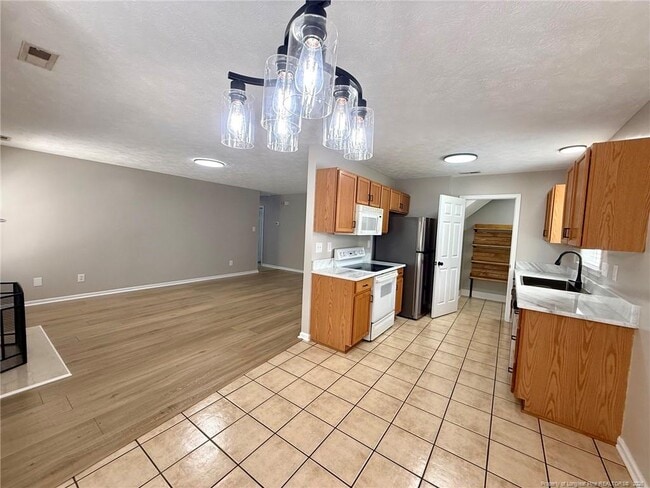 Building Photo - 604 Raven Pl