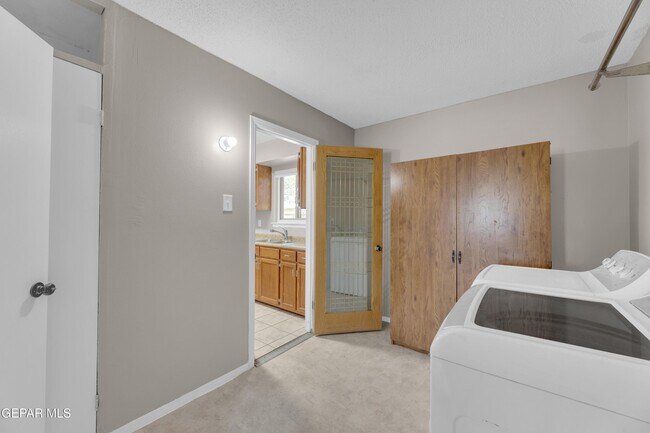 Building Photo - 228 Caribe Cir