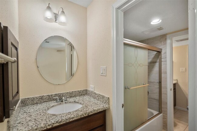 Building Photo - 12718 Summer Mill Dr