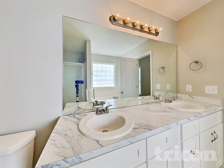 Building Photo - 46 Albemarle Dr