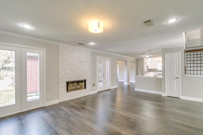 Building Photo - 14022 Ragus Lake Dr