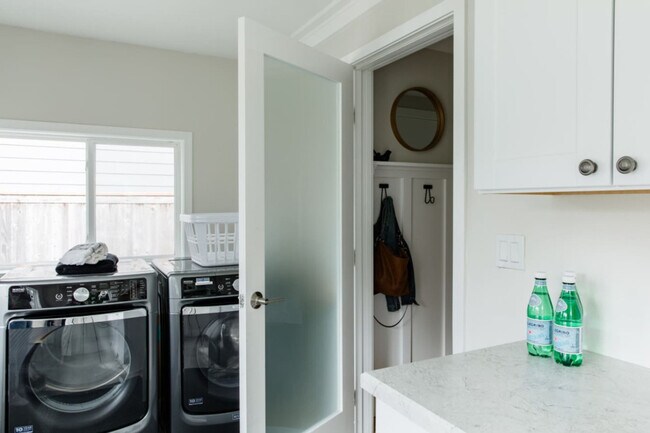 Building Photo - 7947 10th Ave SW