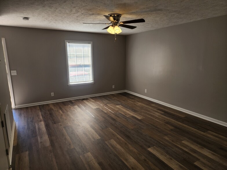 living room from kitchen - 62 Jacoby Jamison Ln