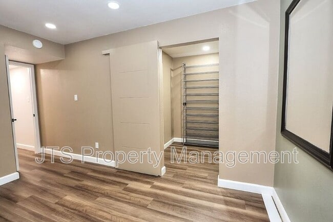 Building Photo - 3160 Watt Ave