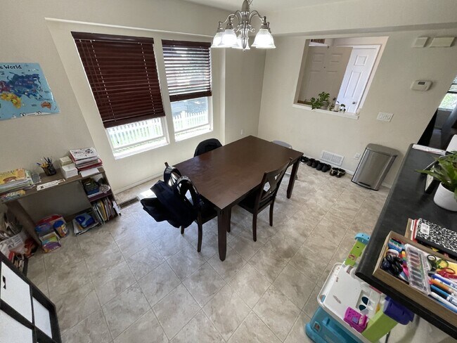 Building Photo - 3 bedroom - Menagerie