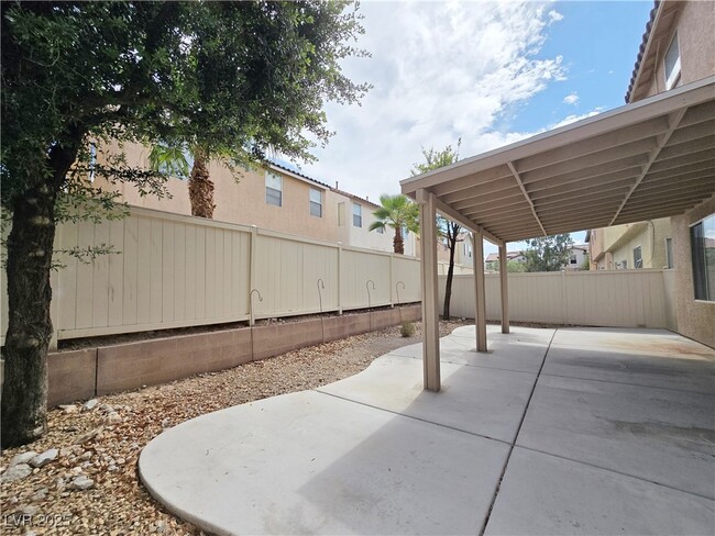 Building Photo - 5431 W Hasley Canyon Ave