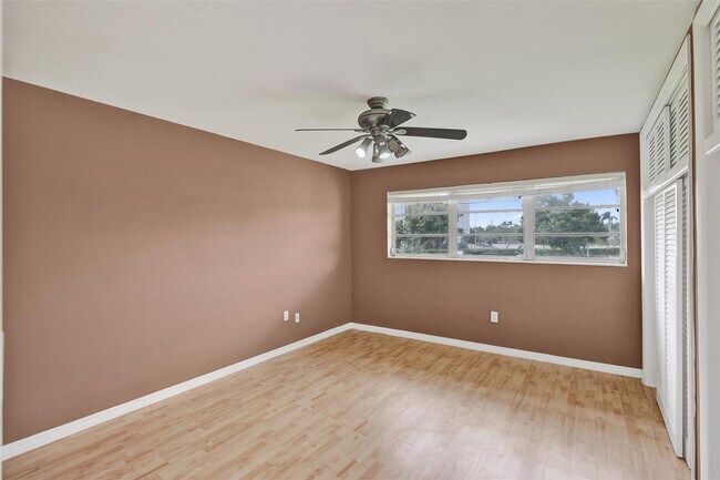 Building Photo - 7580 SW 82nd St