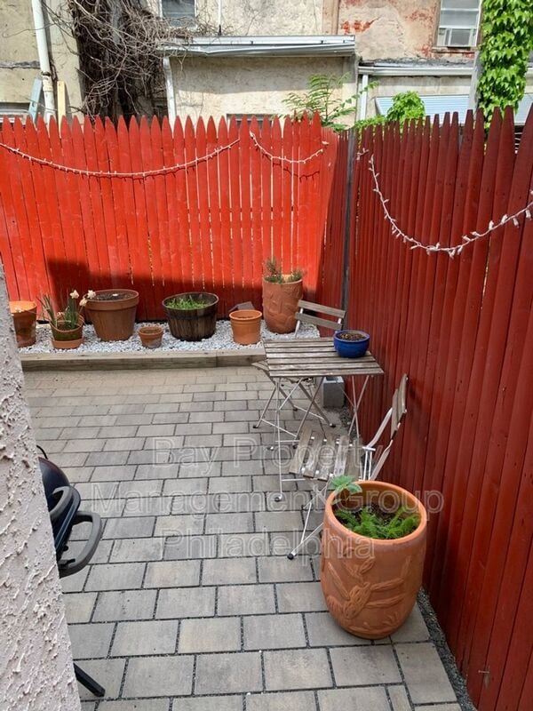 Building Photo - 2018 N Hancock St