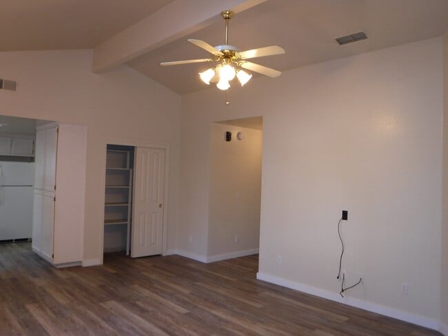 Building Photo - 1090 Gilliland Dr