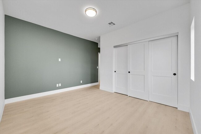 Building Photo - 16385 Valencia Ave