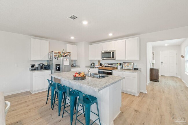 Building Photo - 5252 Peach Dr