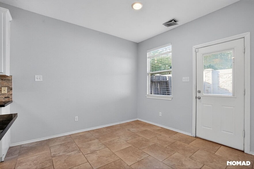 Building Photo - 6107 Shelbourne Park Ln