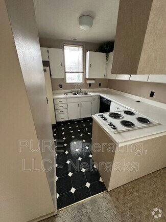 Building Photo - 1631 N 109th Plz