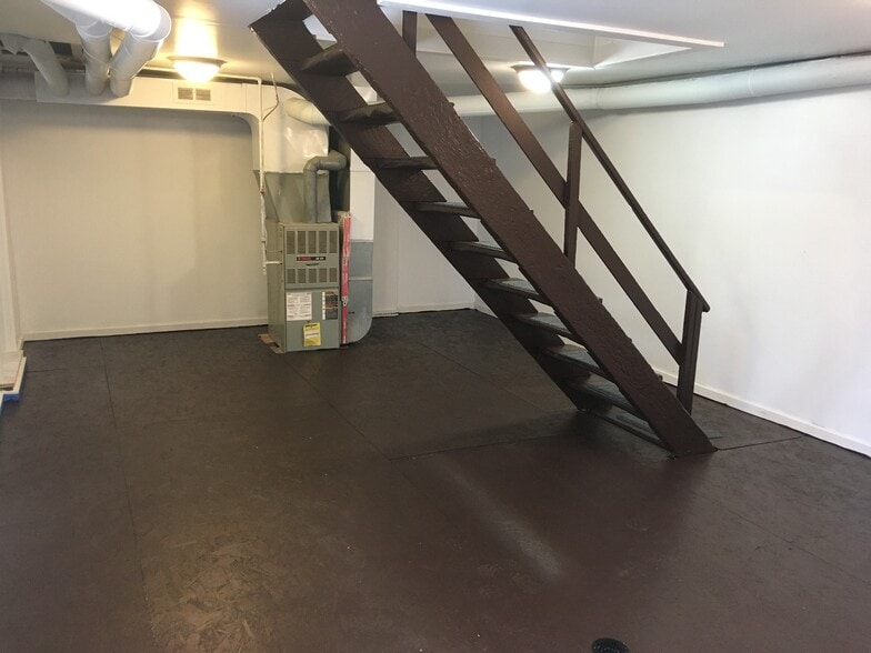 Building Photo - 4561 Mt Troy Rd