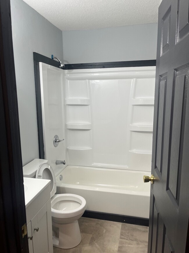 Building Photo - 208 Logan-