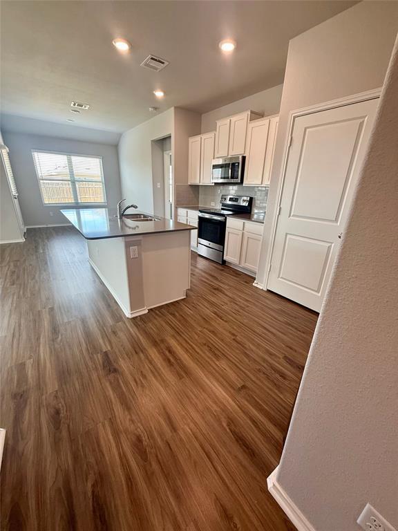 Building Photo - 660 Xanadu Dr