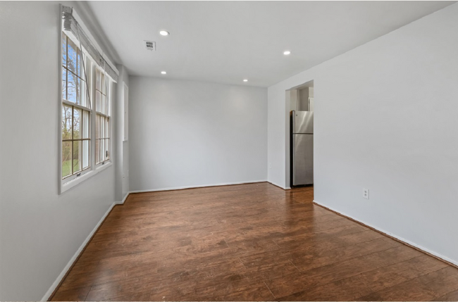 Building Photo - 119 Fairfield Dr