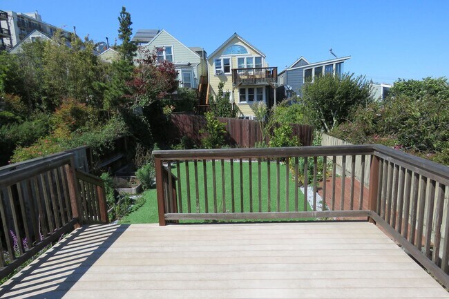 Building Photo - Updated Noe Valley House Available Now!