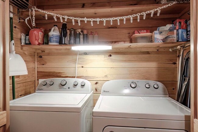 Building Photo - 54 Henderson Ln