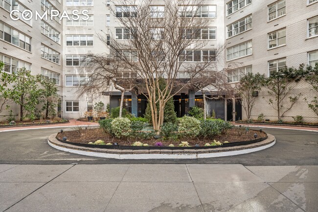 Building Photo - 155 W 68th St