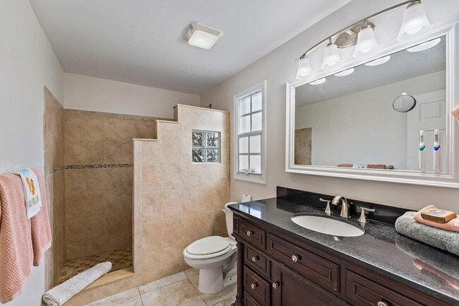 Building Photo - 5854 SE Orange Blossom Trail